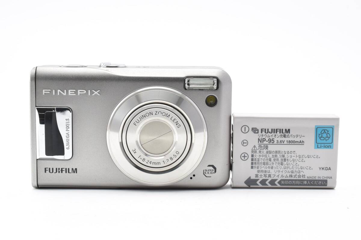 ★良品★富士フイルム FUJIFILM FinePix F31 fd シルバー★ W0790＃5527