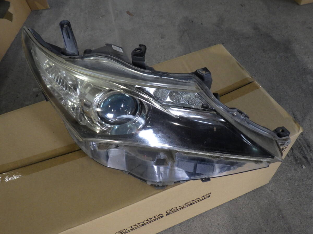 トヨタ オーリス・NZE181 純正 ヘッドライト/ヘッドランプ ASSY 右
