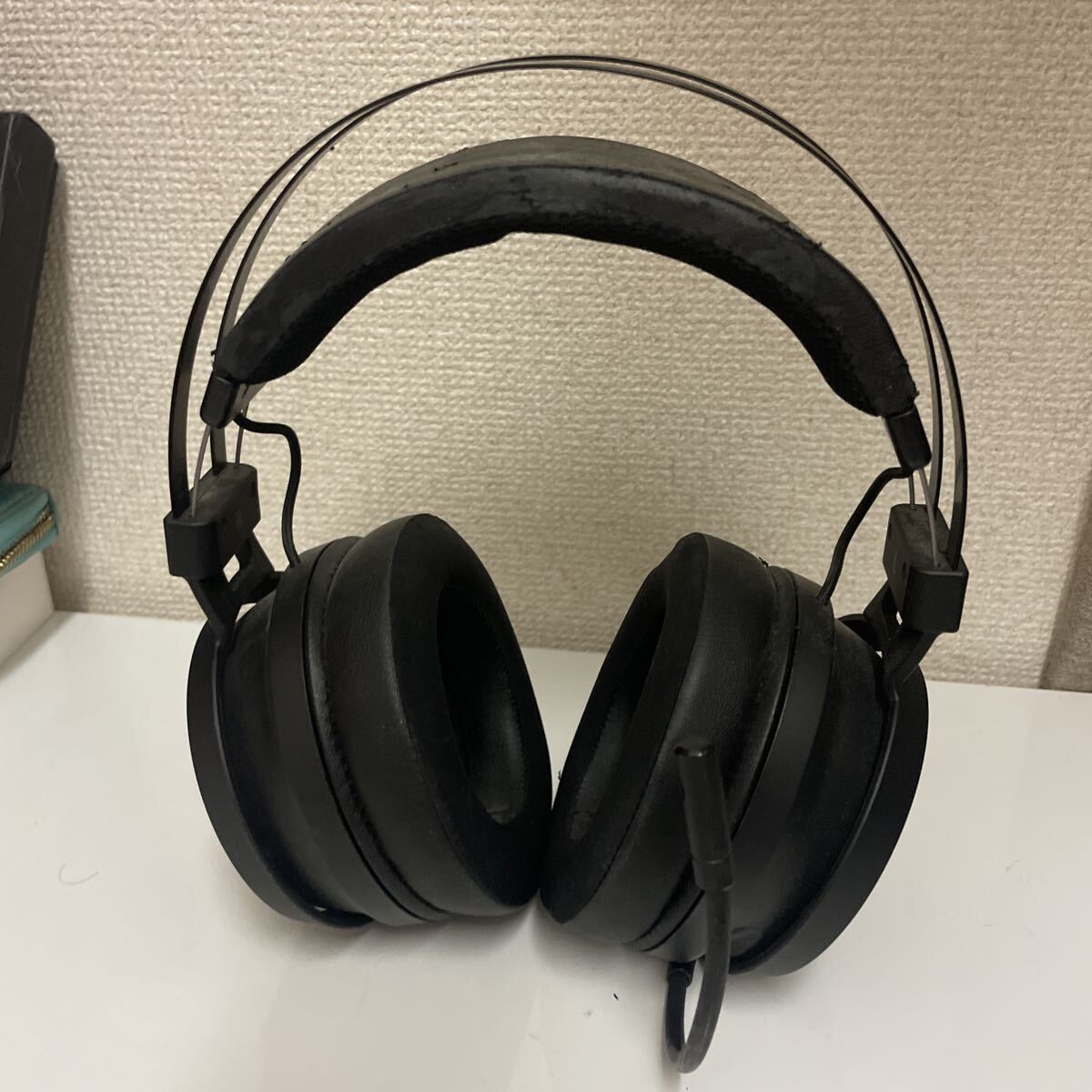 Razer Nari Essentialワイヤレスゲーミングヘッドセット