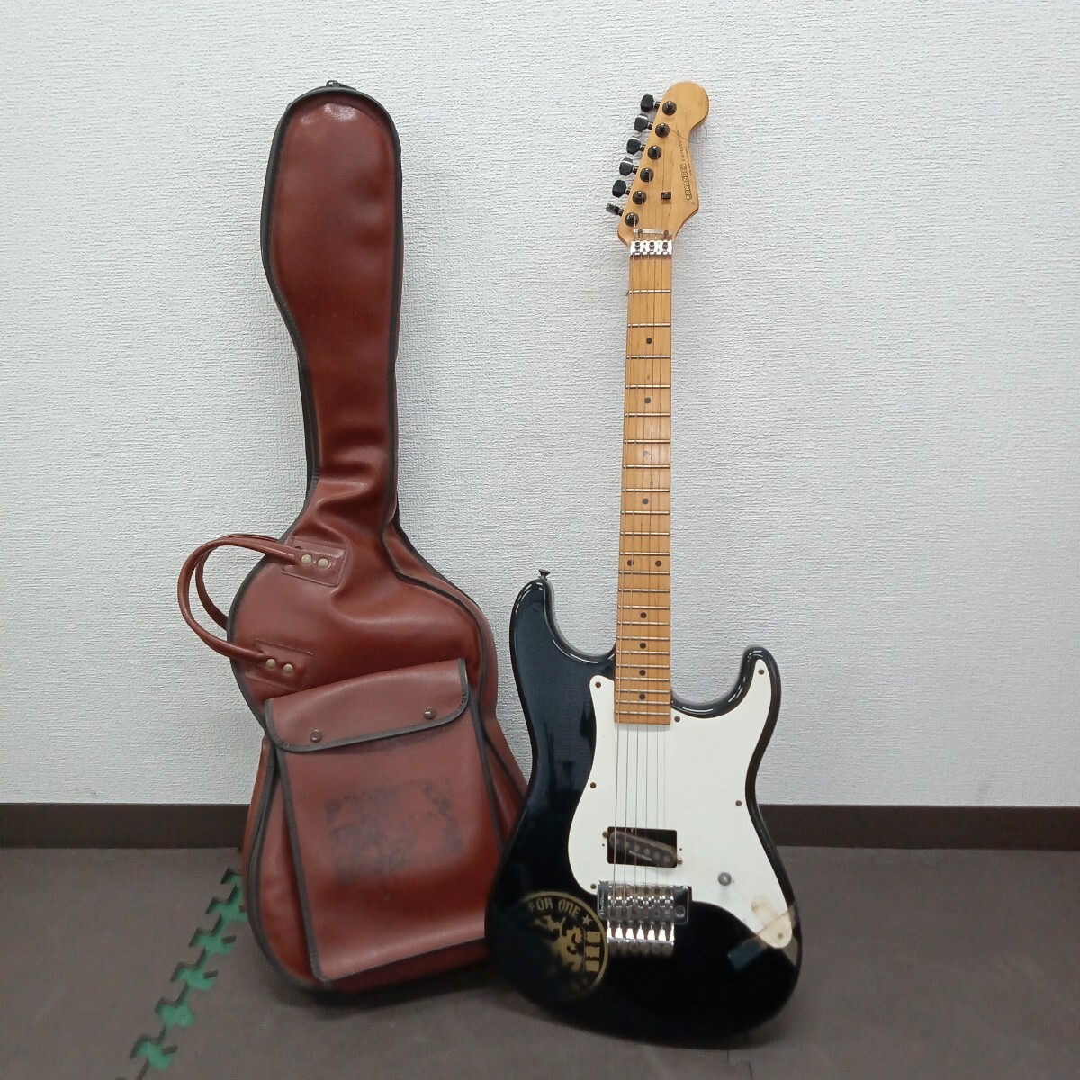 F FERNANDES フェルナンデス エレキギター ストラトキャスタータイプ LIMITED EDITION ケース付 ジャンク品