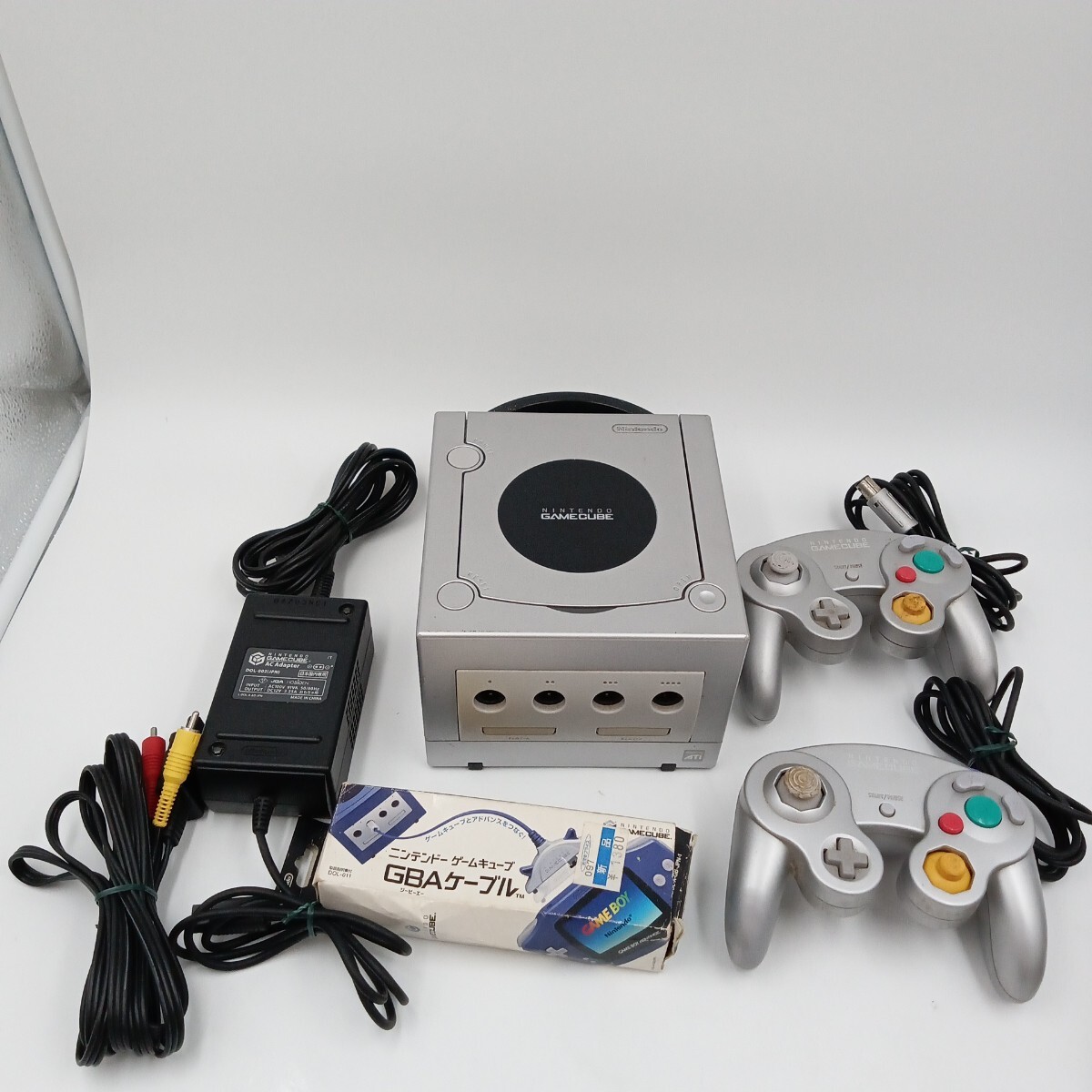 C Nintendo ニンテンドー GAMECUBE ゲームキューブ DOL-101 コントローラー2個 GBAケーブル セット シルバー DJH10273562