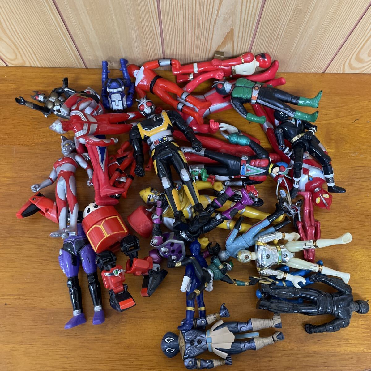 な646 仮面ライダー　ウルトラマンティガ　仮面ライダーBLACK RX 仮面ライダーアギト　ライダーマン　電磁戦隊メガレンジャー　ソフビ　