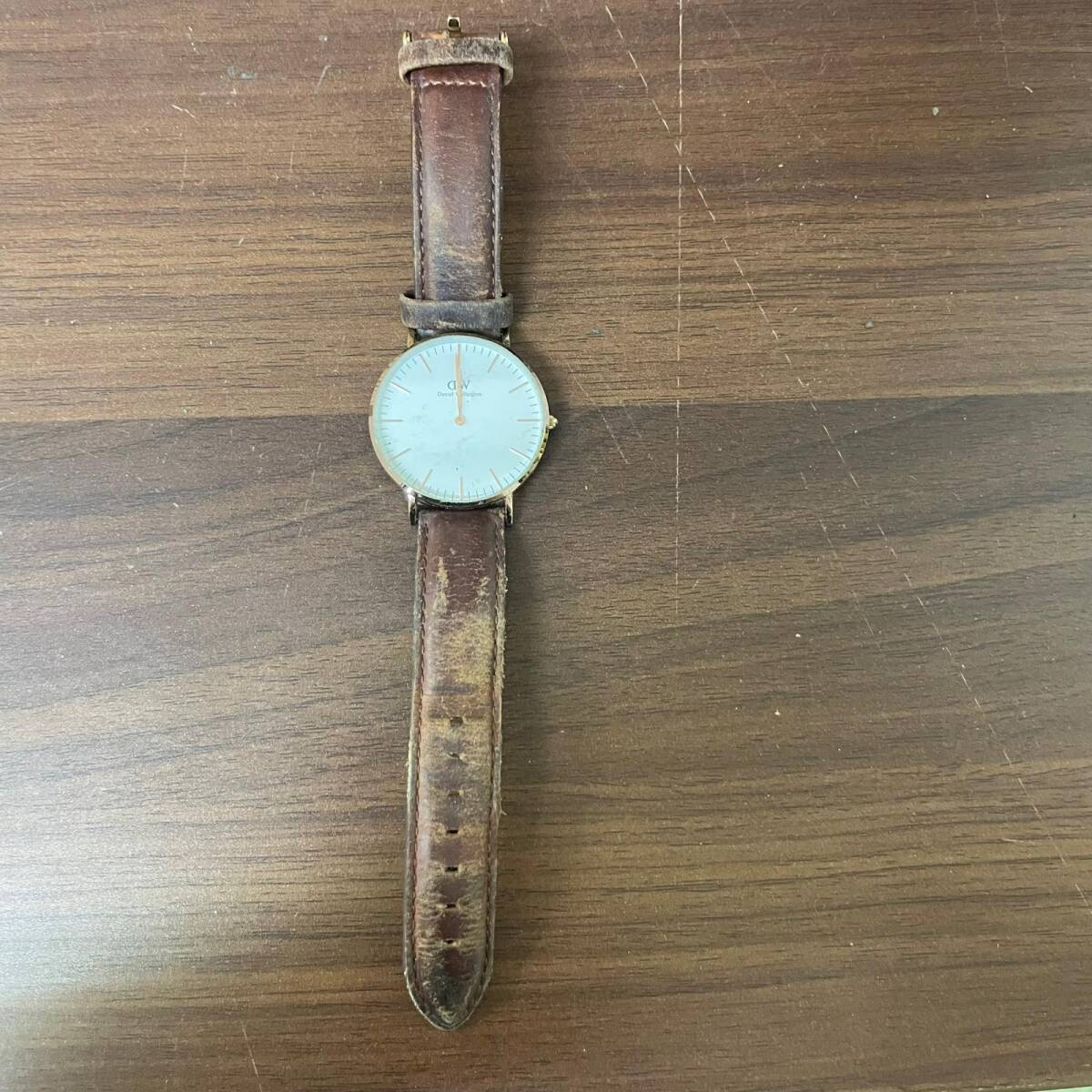 B7163 ダニエルウェリントン 腕時計 クラシック レザーバンド ブラウン ゴールド Daniel Wellington 不動品 ジャンク 電池切れ