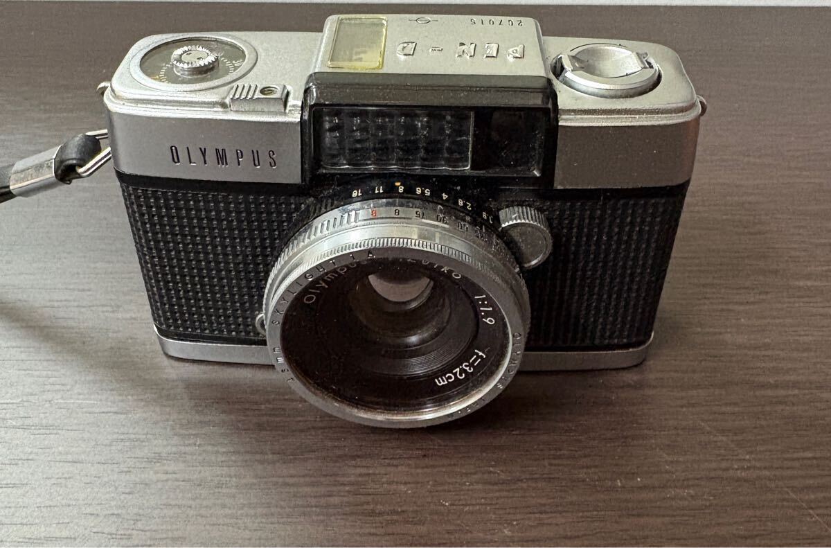 オリンパスのハーフサイズフィルムカメラ「OLYMPUS PEN-D」