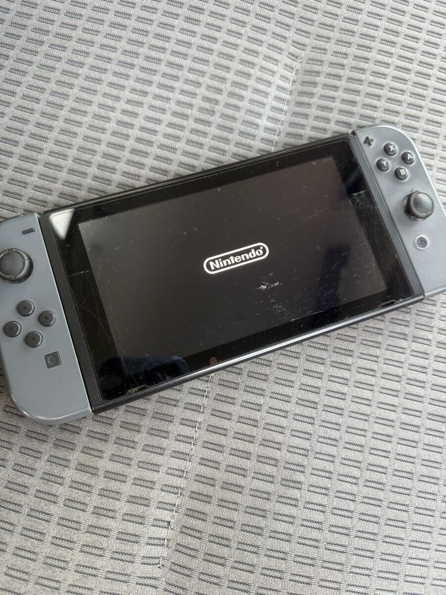 5.Nintendo 任天堂　Switch 本体　HAC-001 初期化未完了・通電確認のみ◯