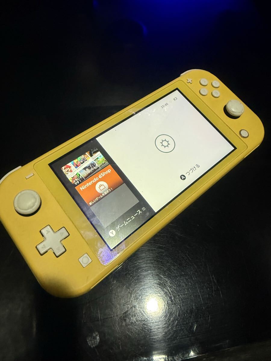 18.Nintendo 任天堂　Switch Lite HDH-001 初期化未完了・簡易動作確認済