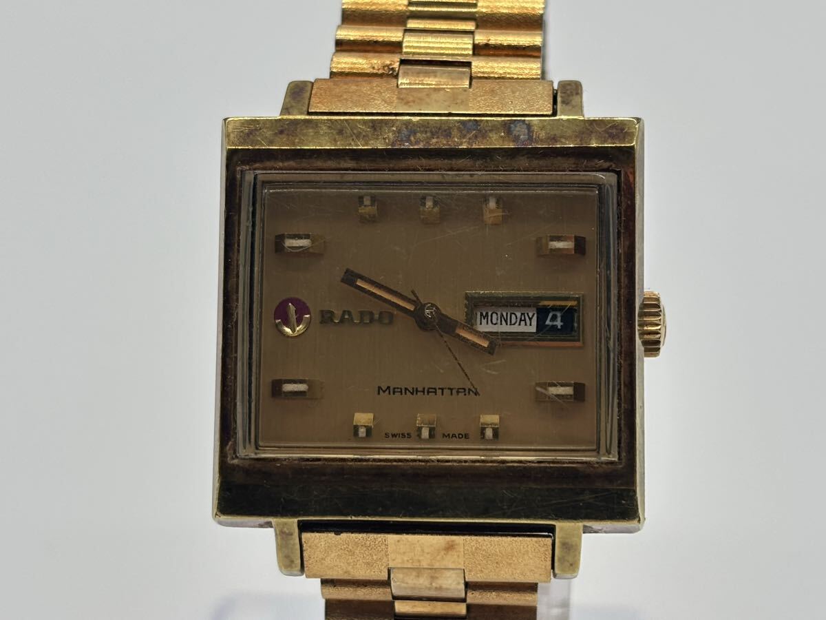 G70633172627 RADO ラドー MANHATTAN マンハッタン メンズ腕時計 ウォッチ ゴールド文字盤 オートマチック デイデイト 稼働 現状品 中古