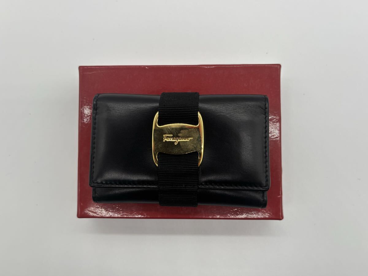 G70752172628 Salvatore Ferragamo サルヴァトーレフェラガモ ヴァラリボン キーケース レザー ブラック 6連 ケース付き 小物 現状品 中古
