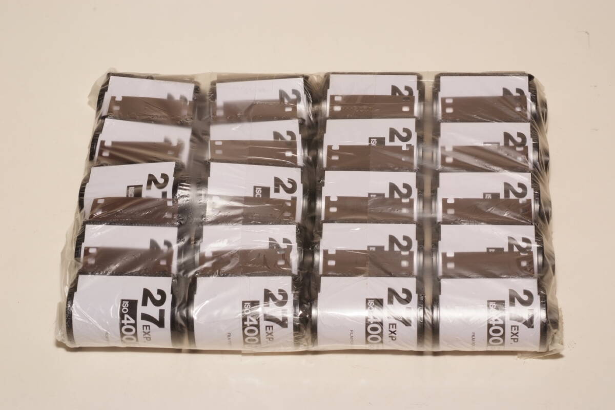 フィルムキャニスター, 35mm用x20個, 1cmほどベロが出ております。
