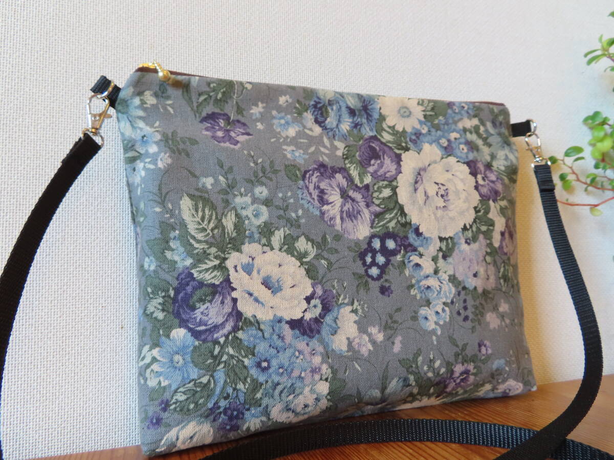 77　ハンドメイド　長財布が入る　サコッシュ　ショルダーバッグ　厚地　麻綿　ローズ　プリント柄