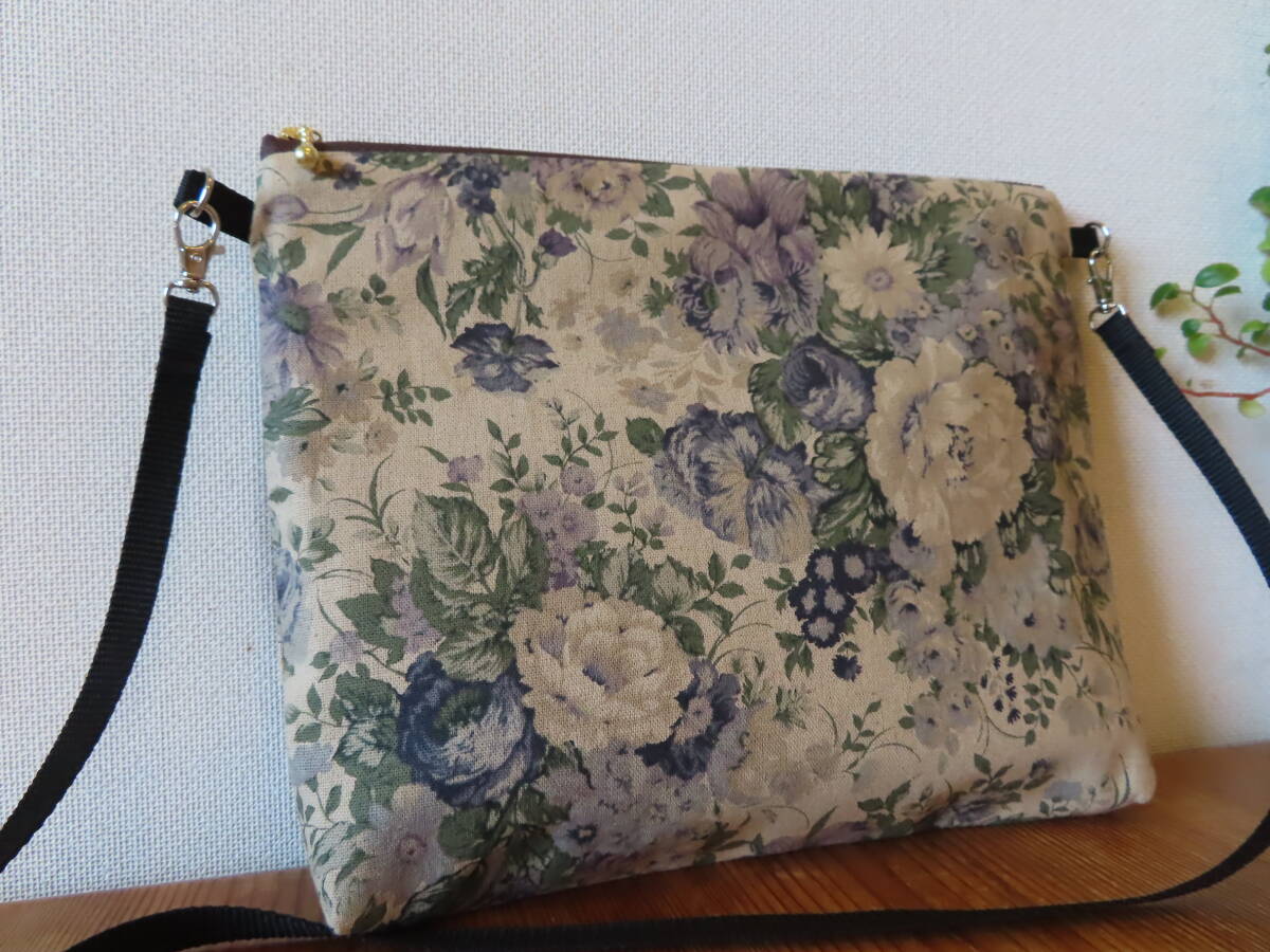 80　ハンドメイド　長財布が入る　サコッシュ　ショルダーバッグ　厚地　麻綿　ローズ　プリント柄