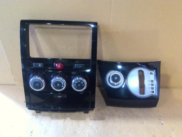 デリカＤ5 LDA-CV1W オーディオパネル 8002A646ZZ 8015A084ZZ
