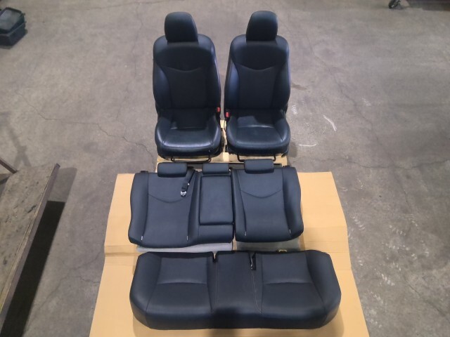 プリウス DAA-ZVW30 シート一台分