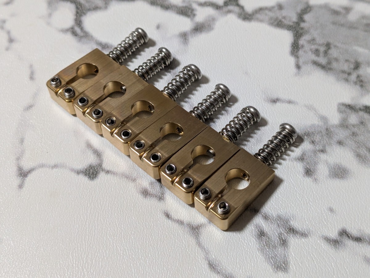 約10.5 　ブラスサドル ×6　SET ギター用　キズアリ