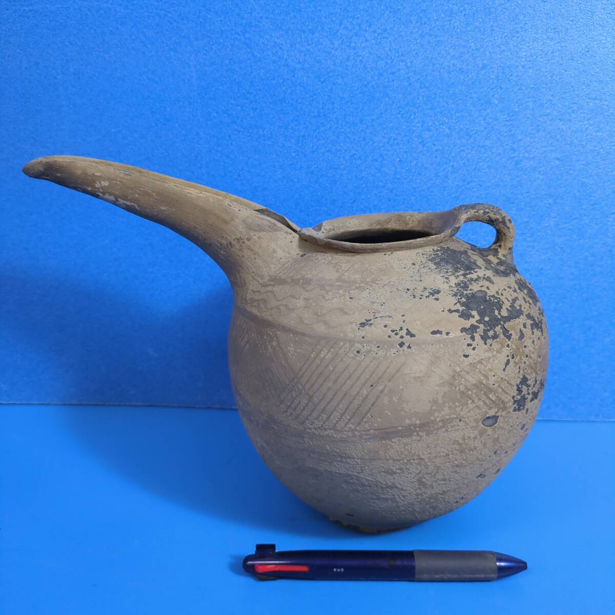 紀元前800年『(イラン)ギラン州古代土器 把手付口喙壺』《真作》喙12cmの美しいフォルム！レプリカの心配なし！【移転SALE】kankando