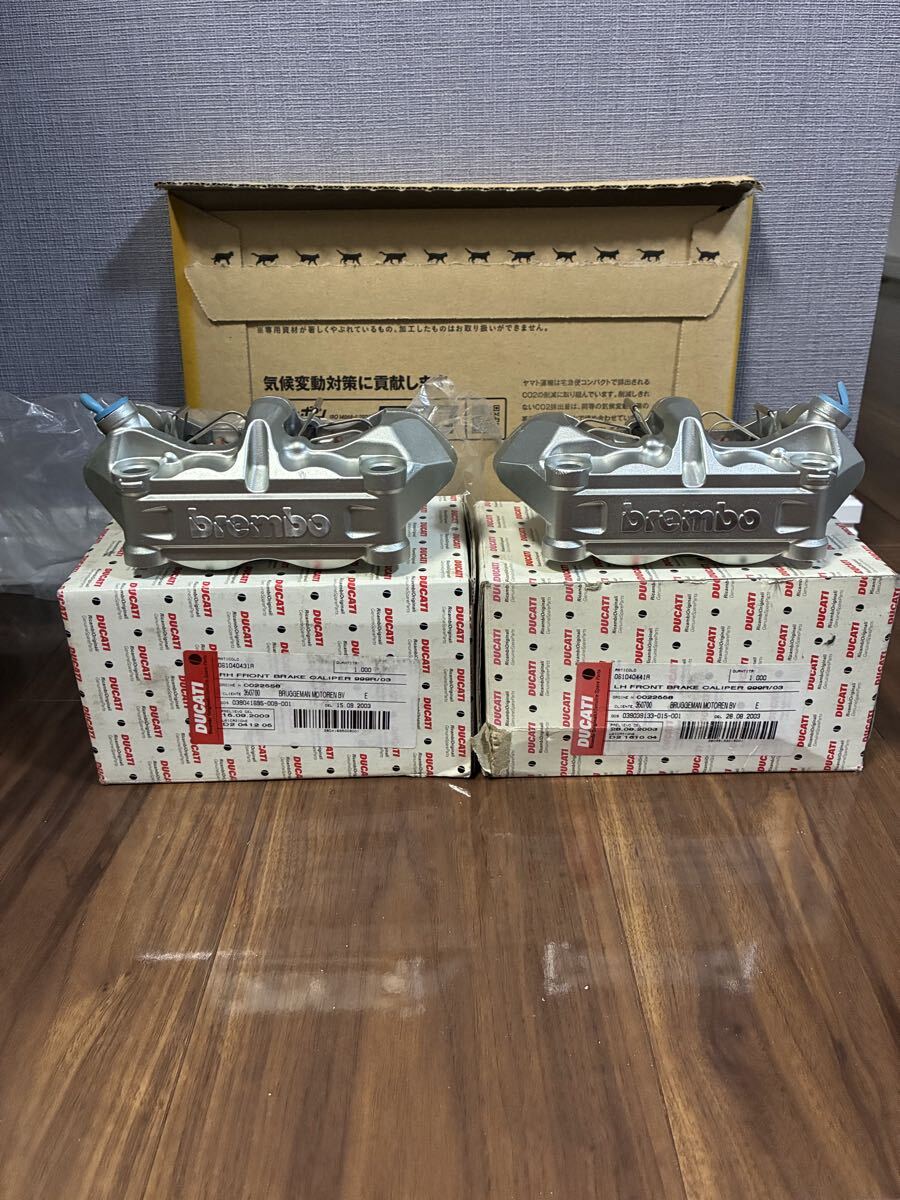 999R 純正ブレーキキャリパー　フロント　左右セット　未使用