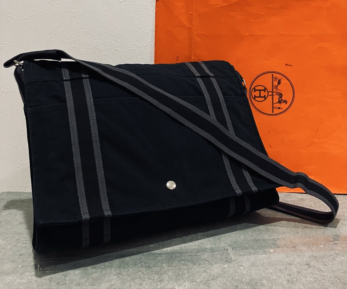 HERMES ● 極美品 エルメス フールトゥ 黒 ショルダーバッグ バサス MM 斜め掛け ブラック