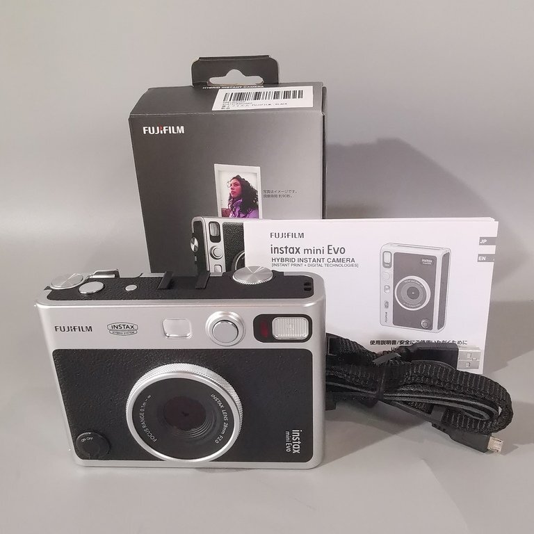 極上美品 FUJIFILM チェキ instax mini Evo ブラック フジフィルム ハイブリッドインスタントカメラ 元箱 Z8819