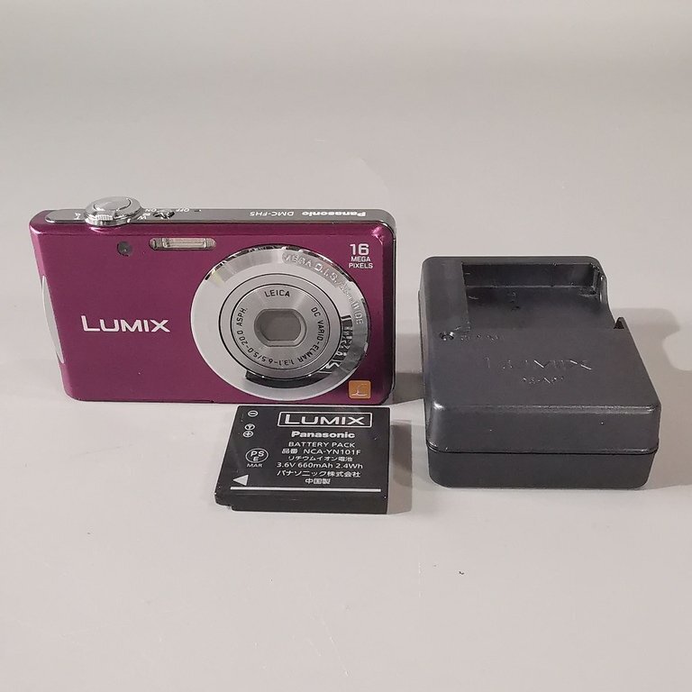 動作品 Panasonic LUMIX DMC-FH5 バイオレット 充電器 パナソニック ルミックス コンパクトデジタルカメラ 難あり現状品 Z8815