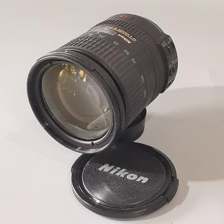 美品 動作品 Nikon AF-S DX NIKKOR 18-200mm F3.5-5.6 G ED VR 前後Cap Z8821