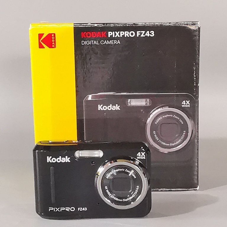 動作品 KODAK PIXPRO FZ43 ブラック コダック 単3x2本 1600万画素 4x コンパクトデジタルカメラ 元箱 Z8822
