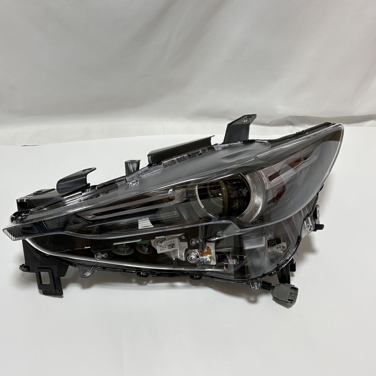 LEDヘッドライト KD5K-51-040B マツダ車用 左右不明 点灯未確認 詳細不明 画像判断 現状品 ジャンク