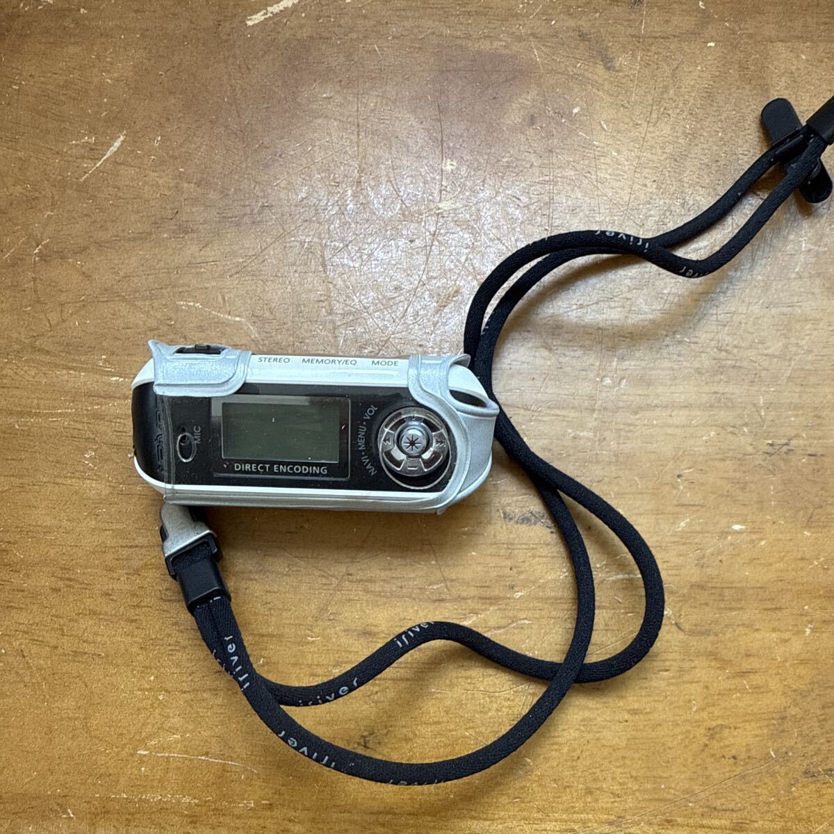 iriver iFP-890 デジタルオーディオプレーヤー 256MB ストラップ付 現状品