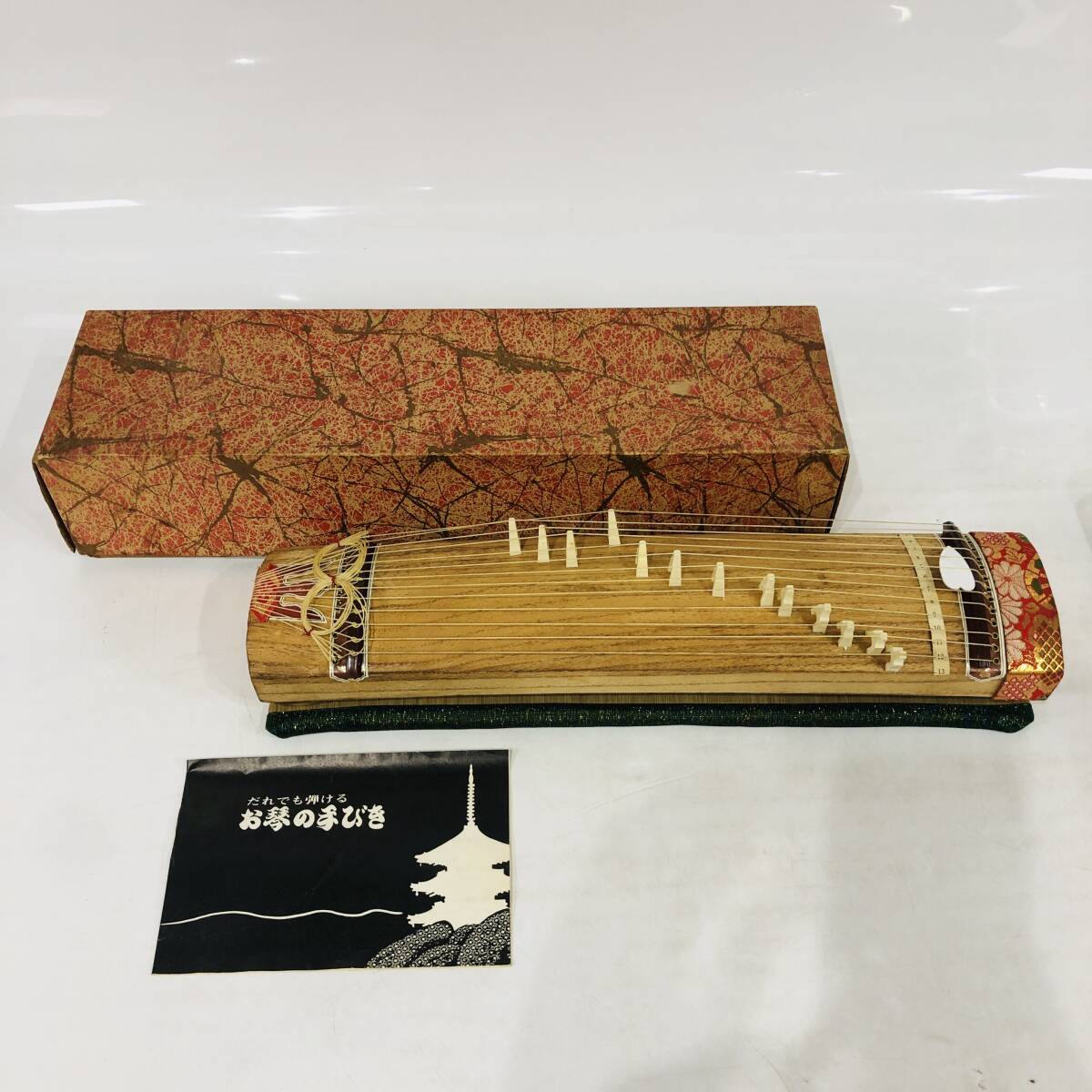 ミニ琴 お琴 短琴 13弦 全長約43cm 弦楽器 和楽器 琴 箏 だれでも弾けるお琴の手びき NC4394Ｍ