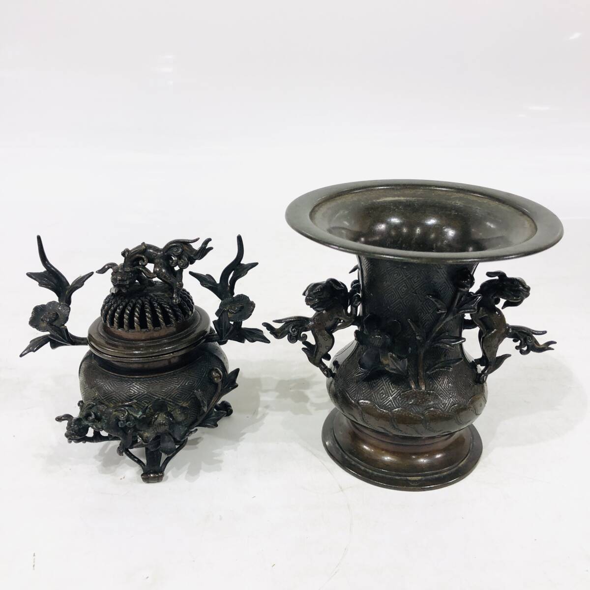仏具 2点 まとめ 香炉 三足香炉 花器 花立 獅子 金属工芸 仏壇仏具 古美術 骨董 時代物 香道具 茶道具 アンティーク NC4465M