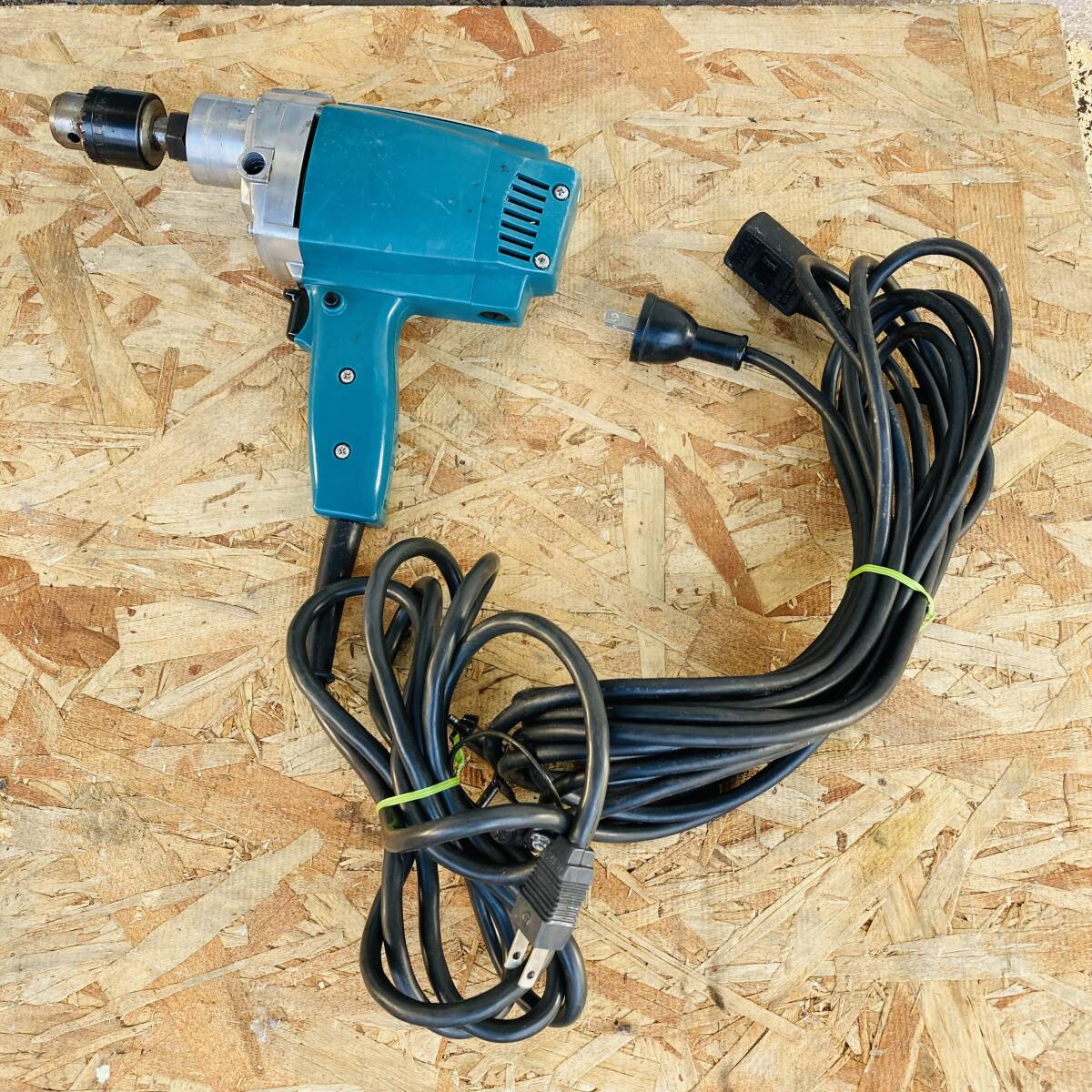 マキタ 電気ドリル MD-10 10mm 280W 100V 延長コード（約6m）付 動作確認済 中古 NC4481E
