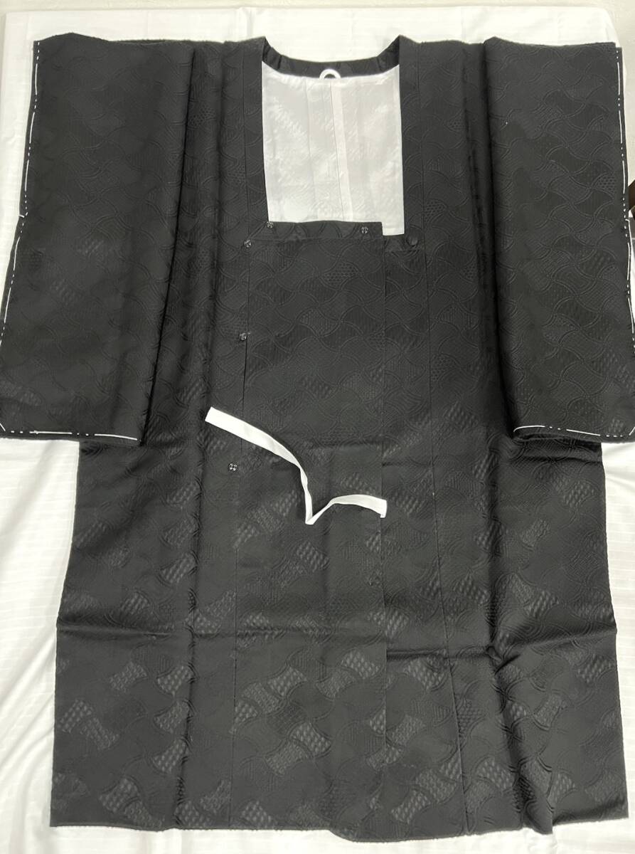 Y3726★黒羽織 黒紋付 黒反物 深泥黒 特選別織コート 仕付け糸付き未使用品 長期保管品 伝承深泥黒 和装コート 詳細不明 