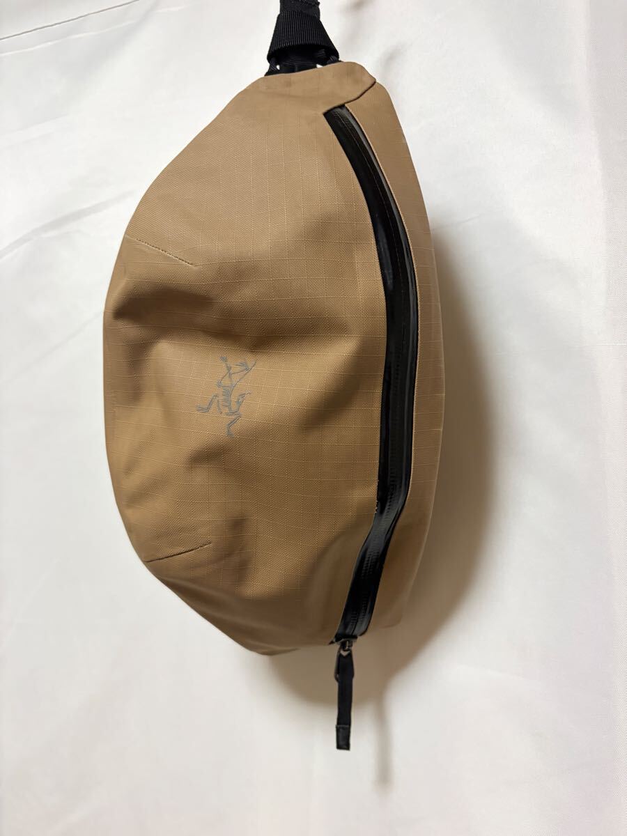 ARC'TERYX グランヴィル クロスボディ バッグ アークテリクス Granville 