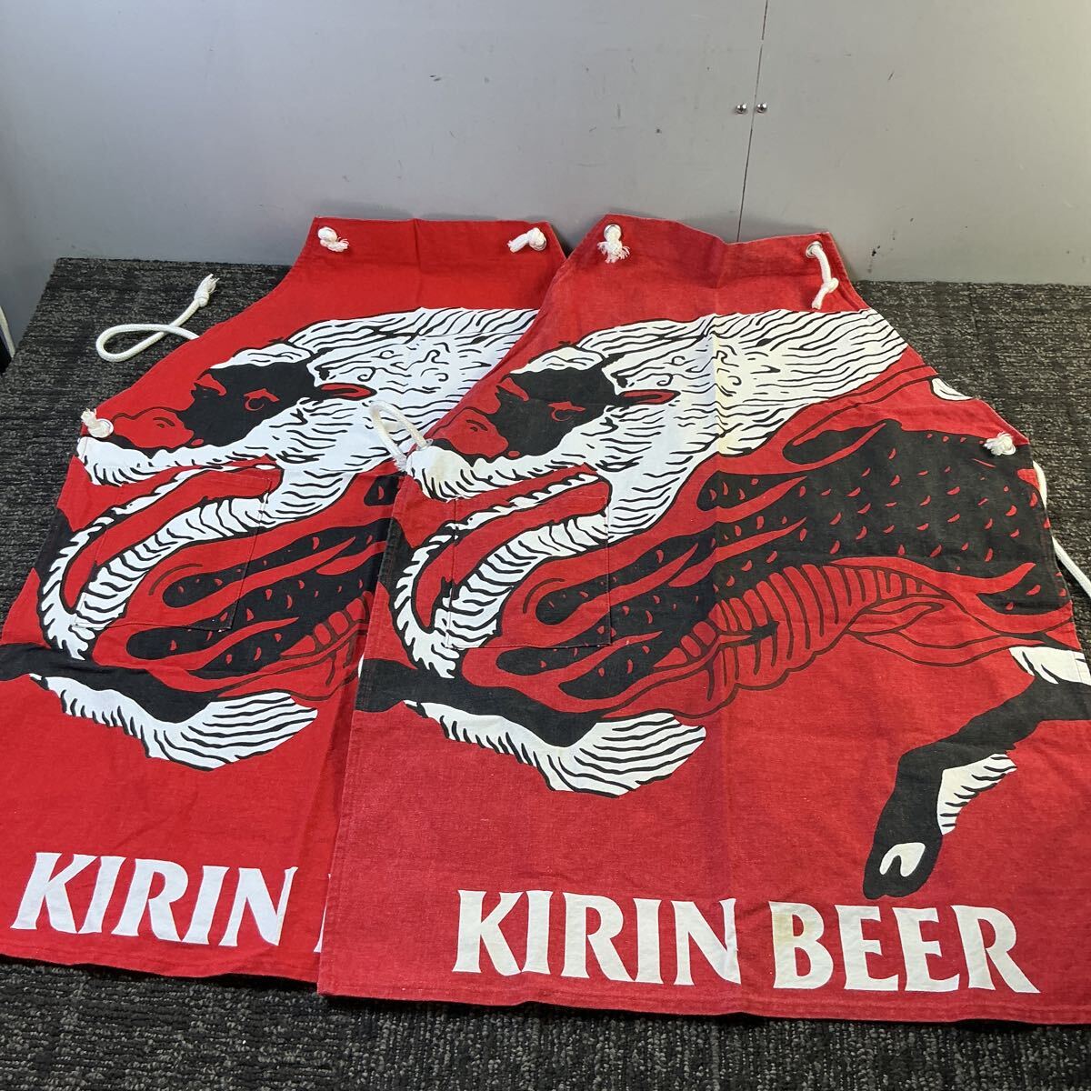 ya7287 KIRIN キリン ビール エプロン 2点まとめて 非売品 ノベルティ レトロ 前掛け グッズ 記念品 麒麟 ロゴ マーク 中古