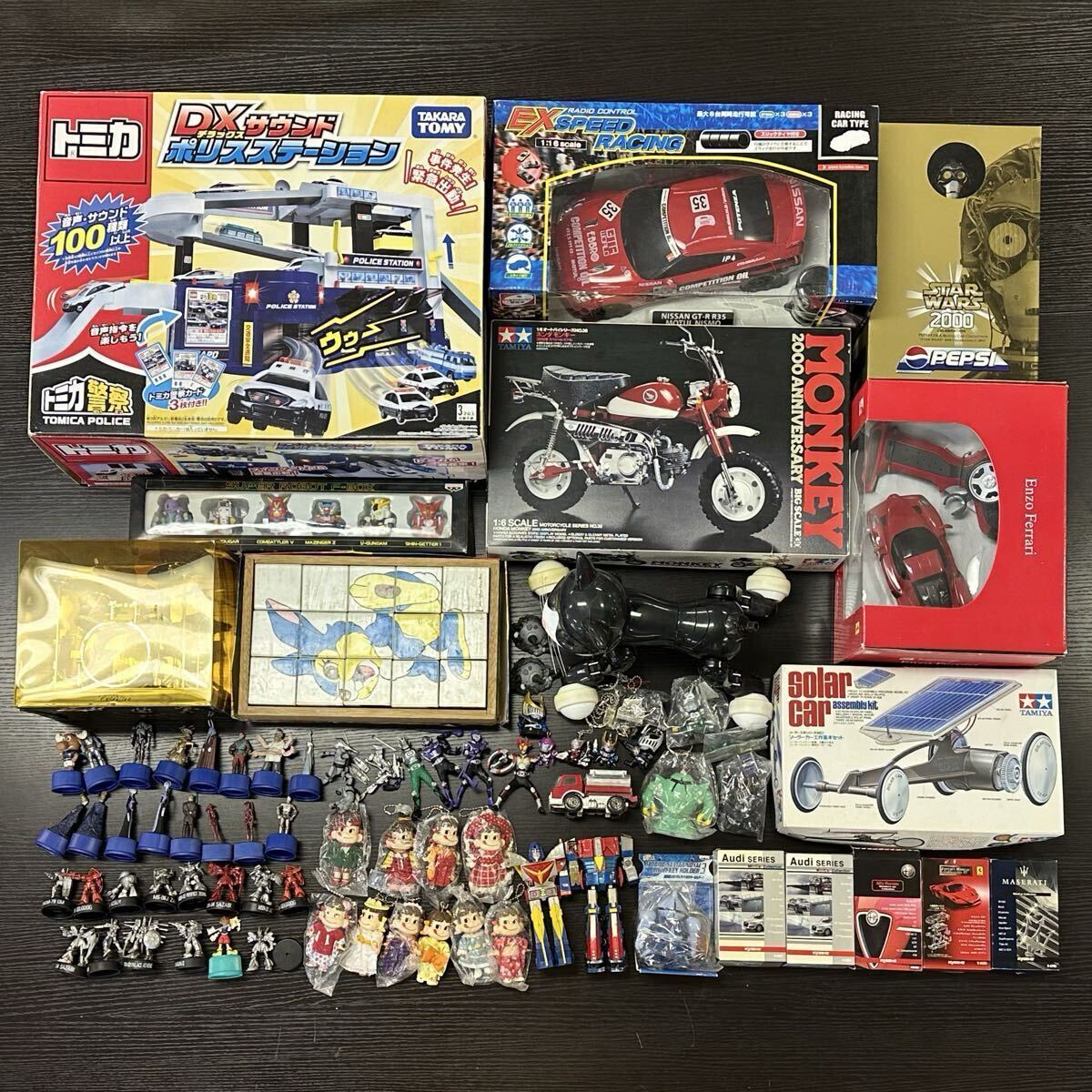 【7A108】 1円スタート おもちゃ まとめ トミカ フェラーリ ラジコン タカトク 超合金 タミヤ プラモデル ガンダム 車 フィギュア 玩具