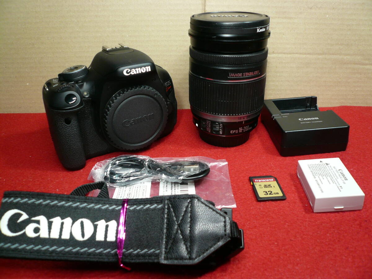 CANON EOS Kiss X5 (約1800万画素)＋18-200mm IS (手ぶれ補正レンズ) の中古品 (6393ショット) 全て揃って、届いたらすぐに使えます 