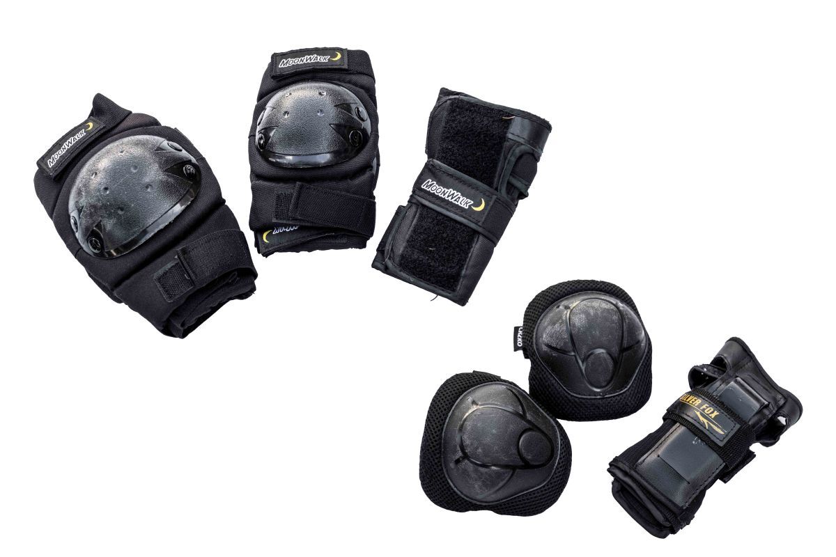 ★★★中古実用品★キッズ用アクションスポーツプロテクター★お得な２set★moonwalker etc★size_XS-S相当★★★