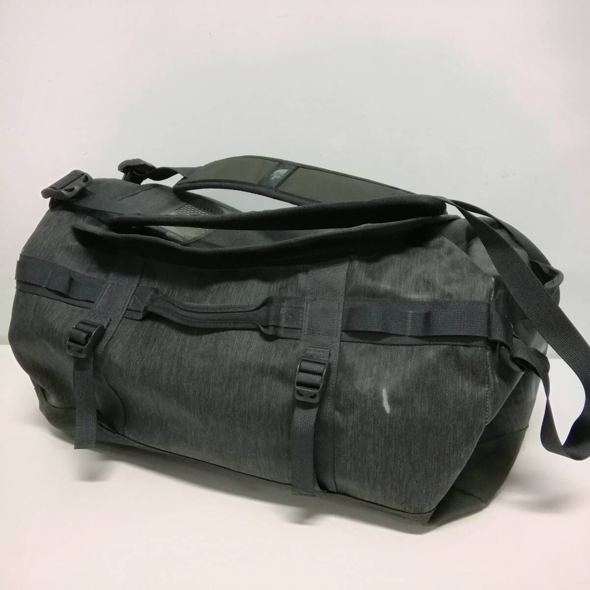 THE NORTH FACE ノースフェイス バッグ バック 鞄 Base Camp Duffel 3WAY ドラム型 ボストンバッグ ダッフルバッグ グレー バックパック