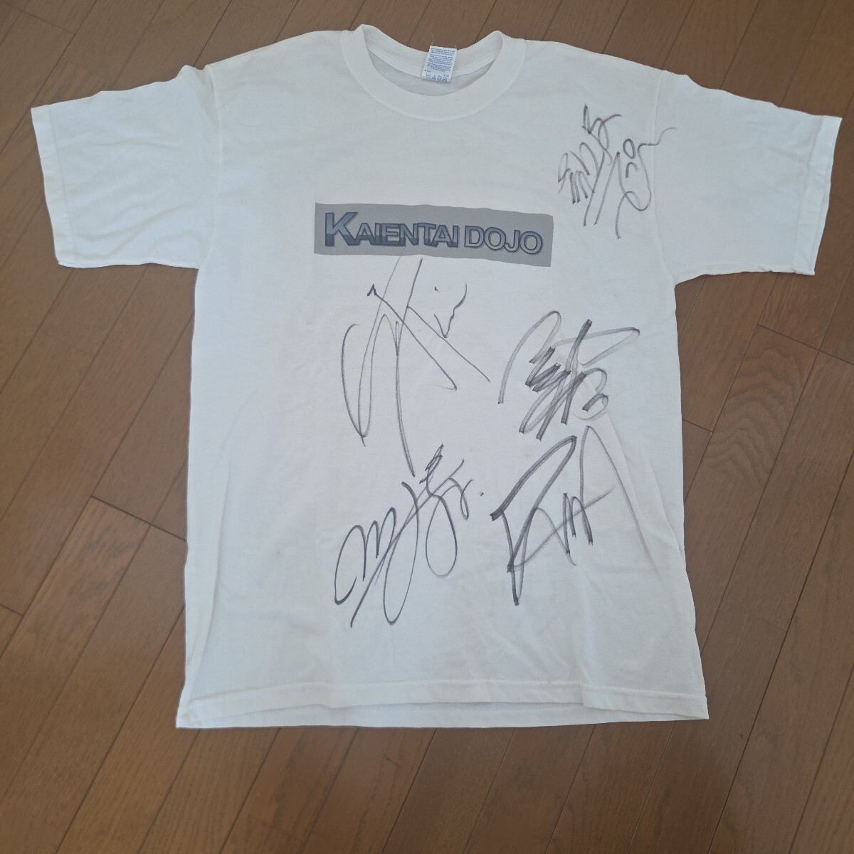 即決あり！KAIENTAIDOJO　選手サイン入りTシャツ　未着用　汚れあり