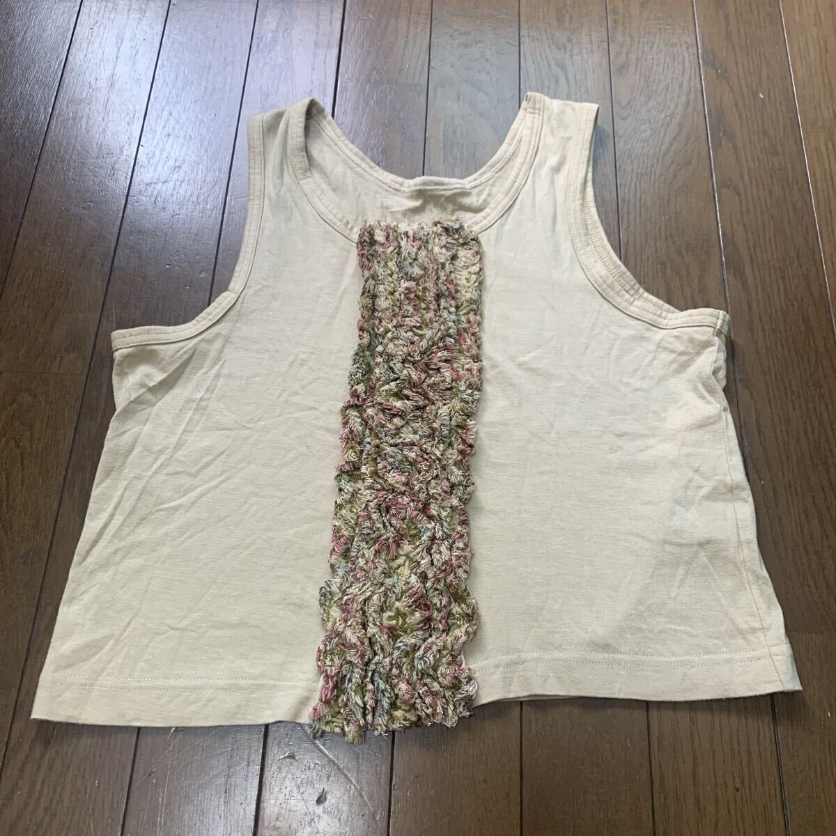 AD2000 トリコ コムデギャルソン レディース ノースリーブカットソー ベージュ フリルデザイン tricot comme des garons garcons