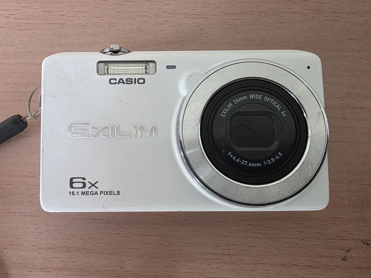 21708【1円スタート】カシオ EXILIM EZ-ZS28 本体 バッテリー 通電のみ確認 現状品 プチプチに包んで発送