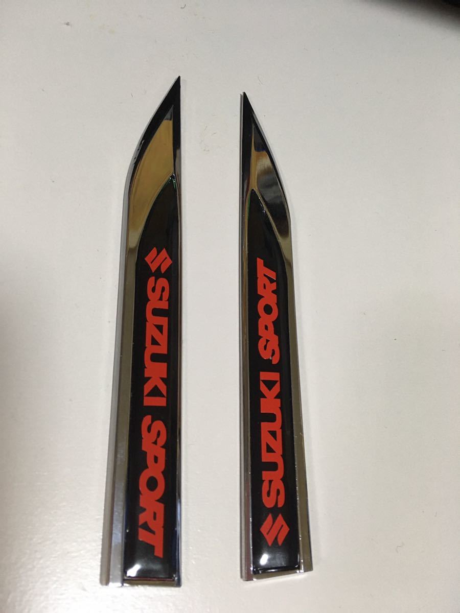 スズキ☆サイド エンブレム2本セット※ブラック×レッド☆横幅約14.5cm×縦幅約1.9cm☆未使用品☆エブリィ ハスラー 