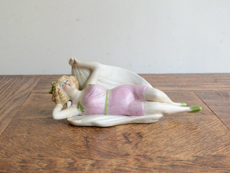 アンティークデザイン 人形 雑貨 置物 女性 モチーフ 陶器オブジェ フィギュアドール ヴィンテージ