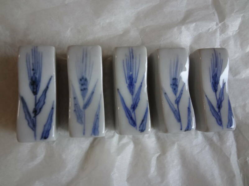 【送料無料】箸置き　陶器製　５個セット　未使用品