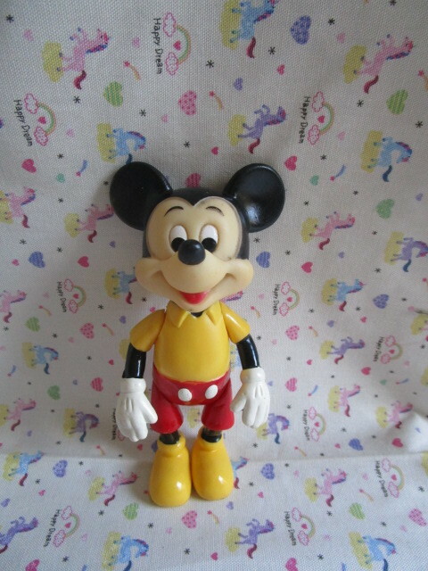A　珍品？「Disney　ミッキーマウスのフィギュア～高さ１４ｃｍ」～香港製