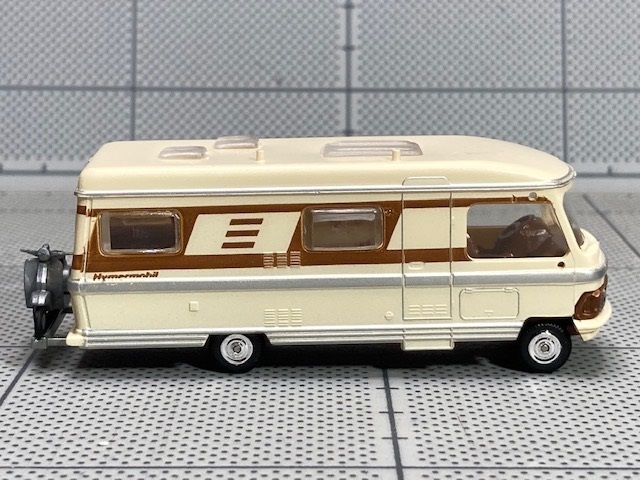 1/87 Rietze Hymer 660 (Mercedes) Motorhome with Motorcycle 