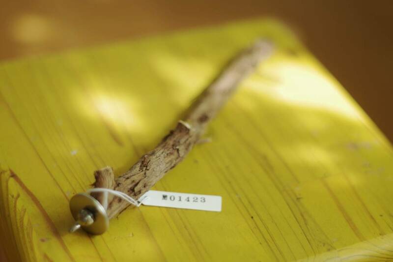 #1423 国産自然木の止まり木(ローズマリー20.5cm) 文鳥・セキセイインコなどに