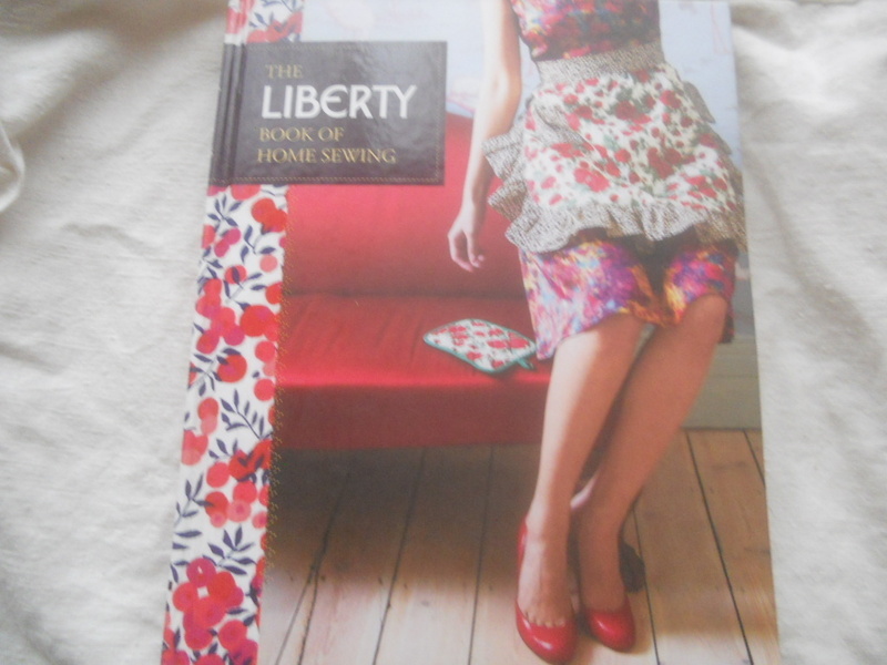 THE LIBERTY BOOK OF HOME SEWING*リバティソーイング*英語洋書、送料無料