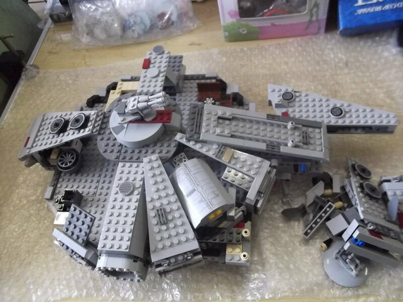 レゴ (LEGO) スター・ウォーズ ミレニアム・ファルコン 7965 ジャンク 現状渡し品 同梱不可