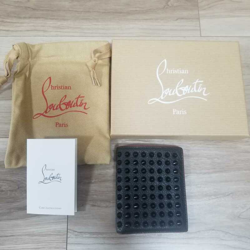 クリスチャンルブタン Christian Louboutin 二つ折り財布 美品