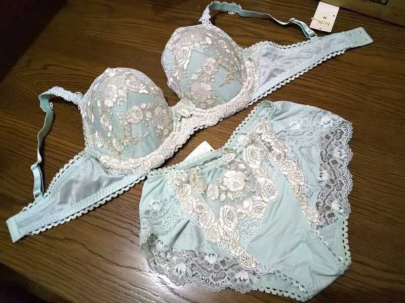 新品ワコールトレフル黄緑シルバー最高級ケミカル立体花柄レース刺繍F75ブラジャー&Lショーツ上下セット★エレガントTREFLE